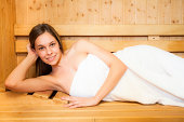 sauna-dampfbad-im-dampfbad.jpg?b=1&s=170x170&k=20&c=BcnZemvi0i9xhrpvqtpH2rJOMEJprjBgo9ZtsuXZpI0=