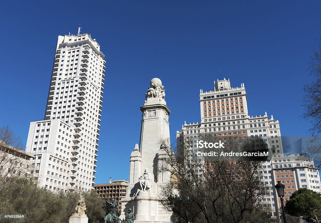 Wieżowców w Plaza de España w Madrycie - Zbiór zdjęć royalty-free (Architektura)