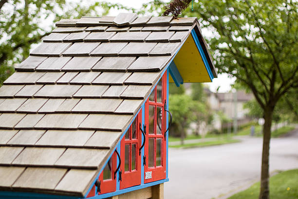 little house on the corner
