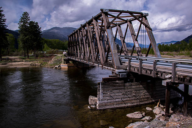 chopaka bridge - similkameen river zdjęcia i obrazy z banku zdjęć