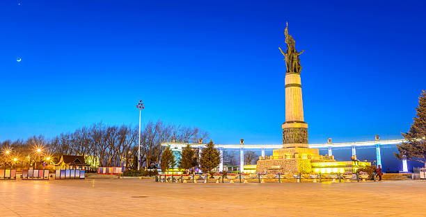 istock Flood Memorial Tower Square at night 474563020