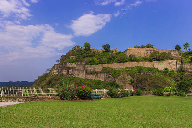 kangra форт, dharamshala, химачал-прадеш, индия - brick european culture facade famous place стоковые фото и изображения