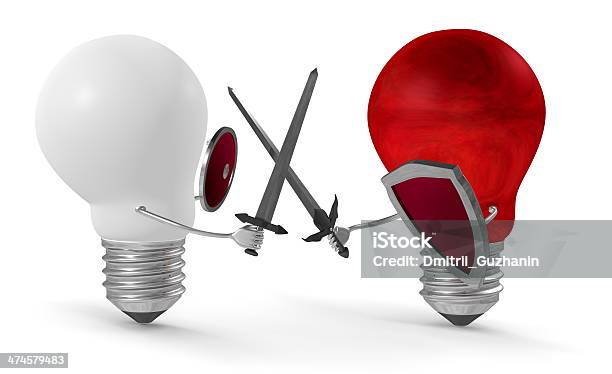 Red Glühbirne Kämpfen Mit Schwertern Und Schützt Gegen Weiße Einem Stockfoto und mehr Bilder von Bemühung