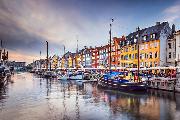 copenhagen - nyhavn canal foto e immagini stock