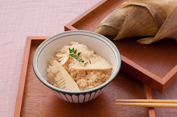 日本の食べ物タケノコ米 - bamboo shoot 写真 ストックフォトと画像