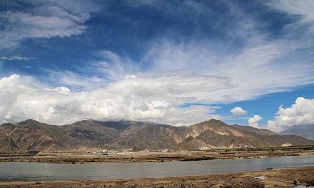 istock Beautiful view of mountains 474618536