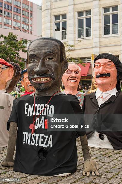 Carnival Parade Foto de stock y más banco de imágenes de Brasil - Brasil, Carnaval - Evento de celebración, Ponerse un disfraz