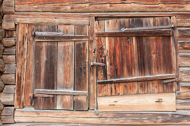 istock Old wooden barn door 474631478