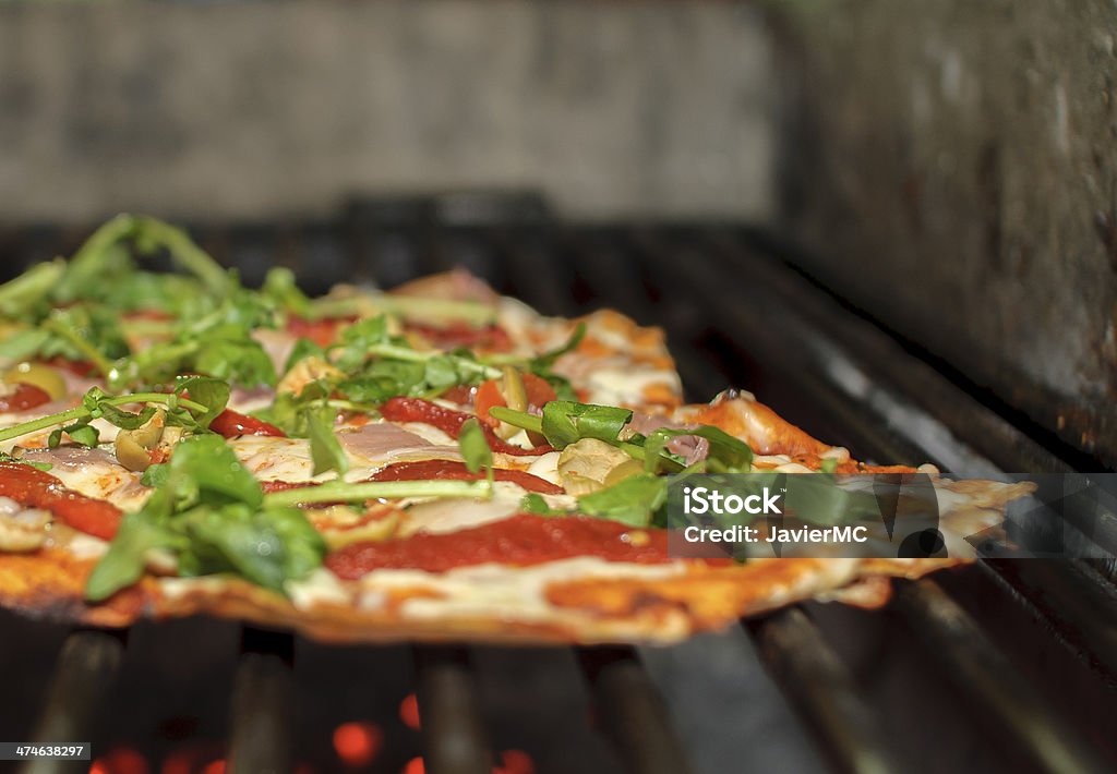 Pizza com grelha - Royalty-free Grelhador Foto de stock
