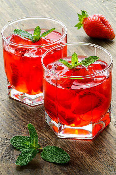 istock Cold strawberries drinks with strawberry slices and mint 474648904