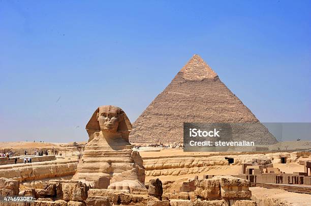 Antico Egitto Sfinge E Piramide Di Giza Insieme Cielo Blu - Fotografie stock e altre immagini di Archeologia