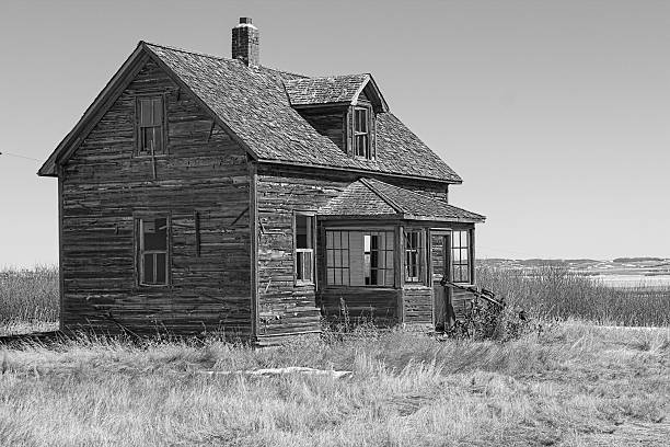 istock abandoned farm house 474698716