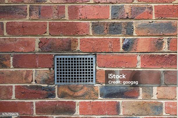 Pared De Ladrillo Con Ventilador Foto de stock y más banco de imágenes de 2015 - 2015, Agrietado, Arquitectura