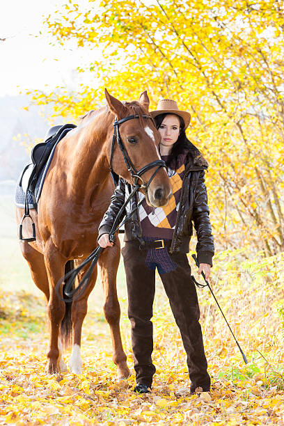 equitação a cavalo - horsewhip - fotografias e filmes do acervo