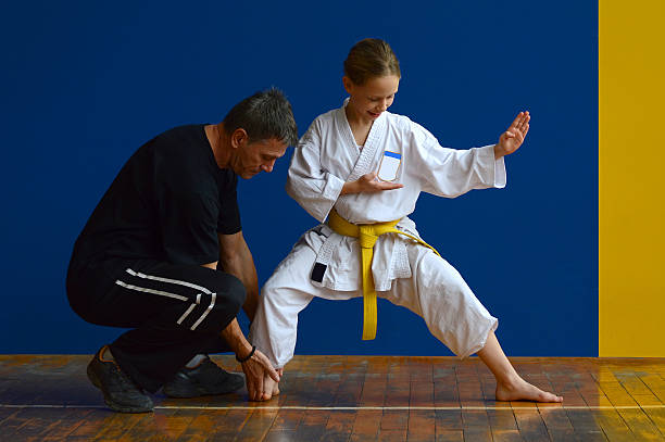 korekta - respect karate bowing martial arts zdjęcia i obrazy z banku zdjęć