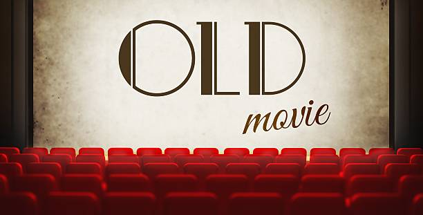 ビンテージ映画館のスクリーンで古いレトロな映画 - movie time ストックフォトと画像