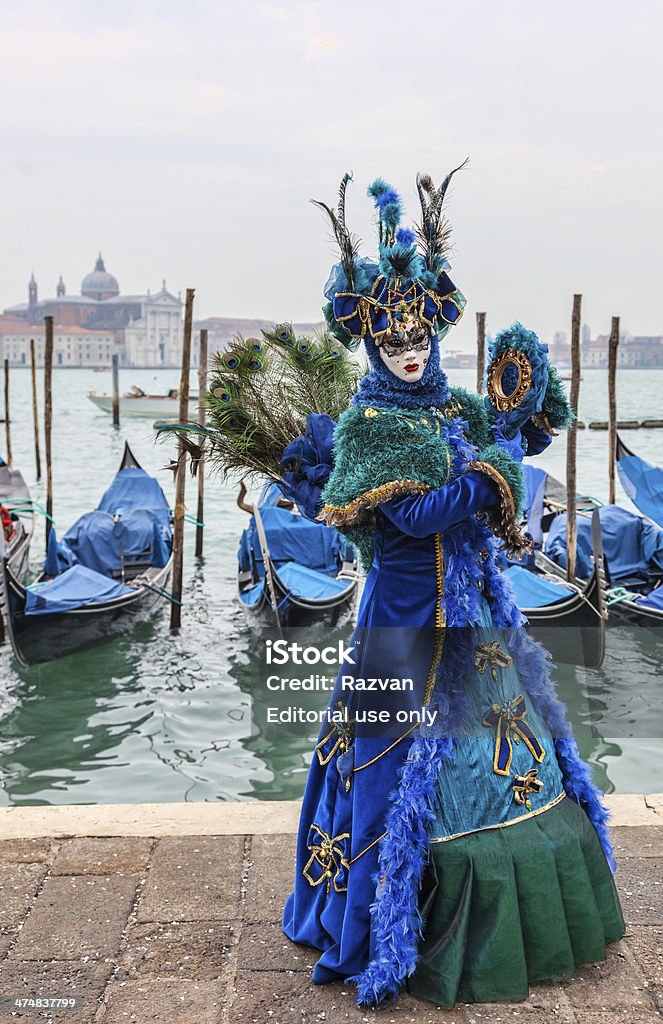 Blu Venetian Disguise - Foto stock royalty-free di Acqua