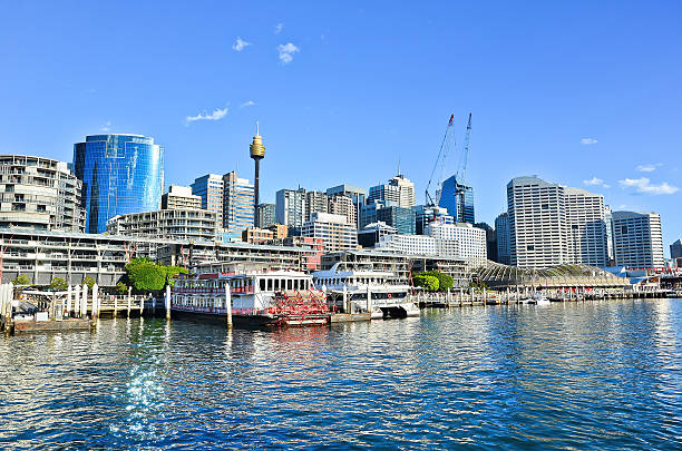 vista sullo skyline di sydney, darling harbour - darling harbor foto e immagini stock