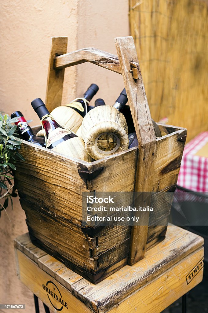 Matraces de vinos - Foto de stock de Aire libre libre de derechos