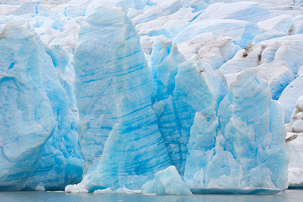 потрясающий ледник - glacier antarctica crevasse ice стоковые фото и изображения