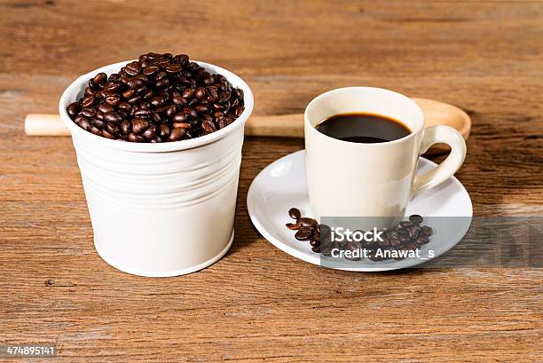 Kaffee Kaffeebohnen Stockfoto und mehr Bilder von Am Spieß gebraten - Am Spieß gebraten, Bildhintergrund, Braun