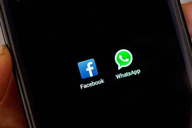 whatsapp inc. приобрела на facebook, inc. - billion стоко�вые фото и изображения