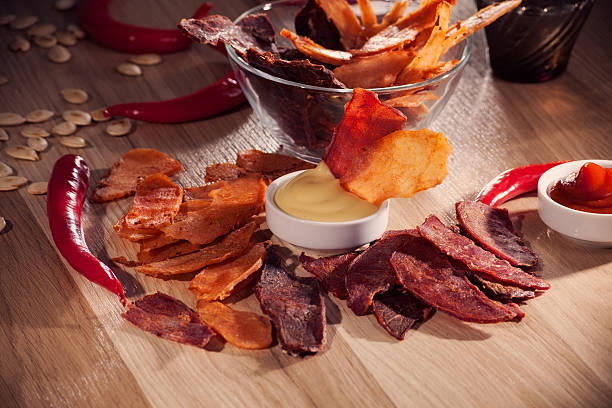 Carne e batata chips - foto de acervo