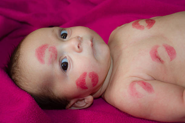 istock Baby kisses 474953314