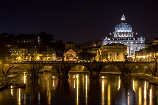 Basílica de San Pedro en Ciudad del Vaticano, Italia photo