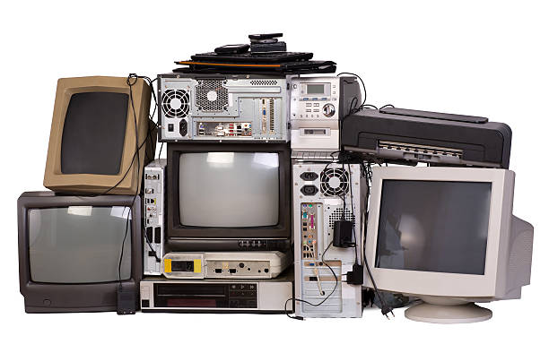 Old, used and obsolete electronic equipment Old, used and obsolete electronic equipment isolated on white e waste photos stock pictures, royalty-free photos & images