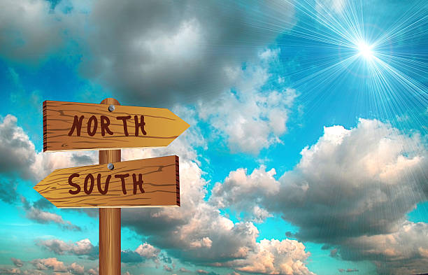 istock Choose direction in front of two decided 475001570