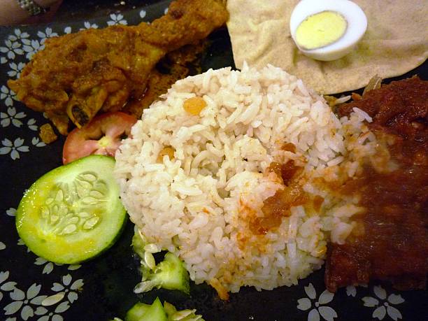 istock Delicious spicy chicken curry rice, malaysian cuisine 475009308