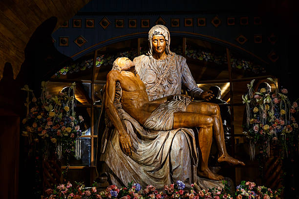 istock Jesus Wood Carving 475025626