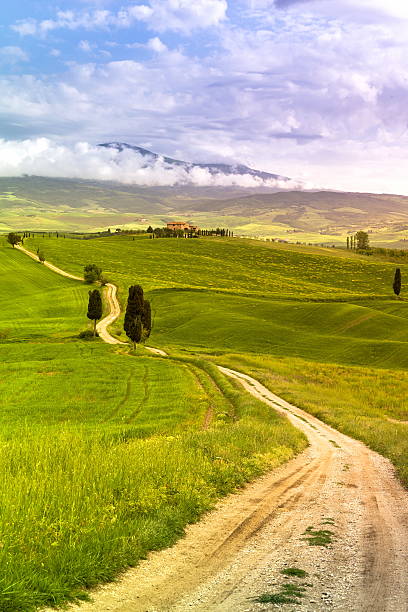 istock tuscany farmhouse 475026671