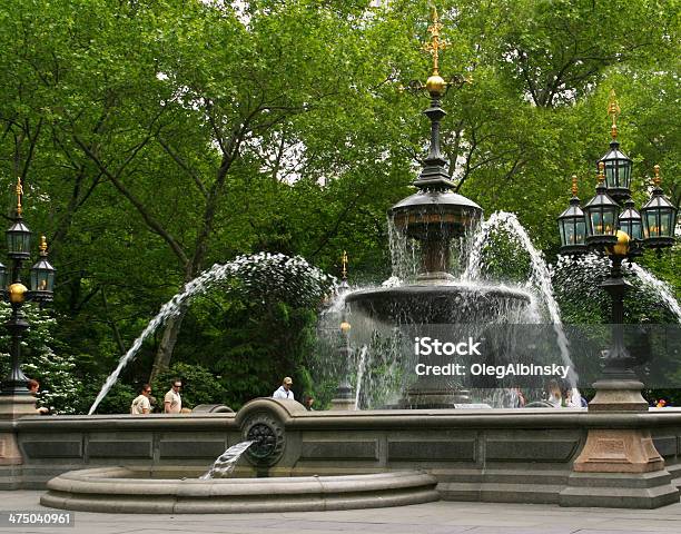 Photo libre de droit de Fontaine Du City Hall Park Le Quartier De Lower Manhattan banque d'images et plus d'images libres de droit de Arbre