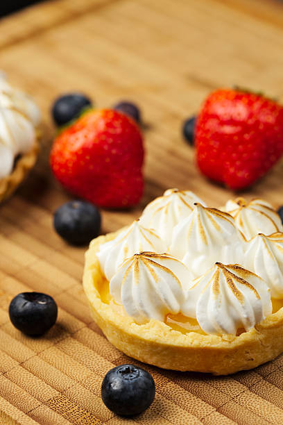 istock Tartlet with lemon curd  and meringue 475056570