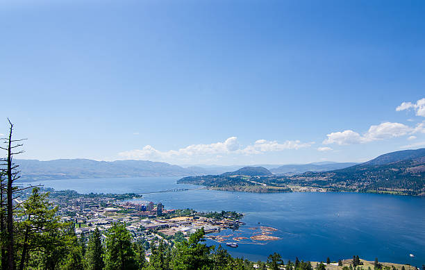 kelowna colúmbia britânica - kelowna okanagan scenics okanagan valley - fotografias e filmes do acervo