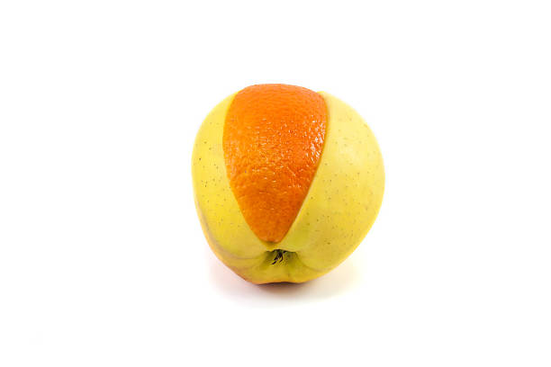 superfruit de naranja y manzana - apple portion red freshness fotografías e imágenes de stock