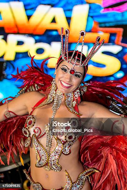 Carnival Parade Foto de stock y más banco de imágenes de Carnaval - Carnaval, Carnaval - Evento de celebración, Celebración universitaria de carnaval