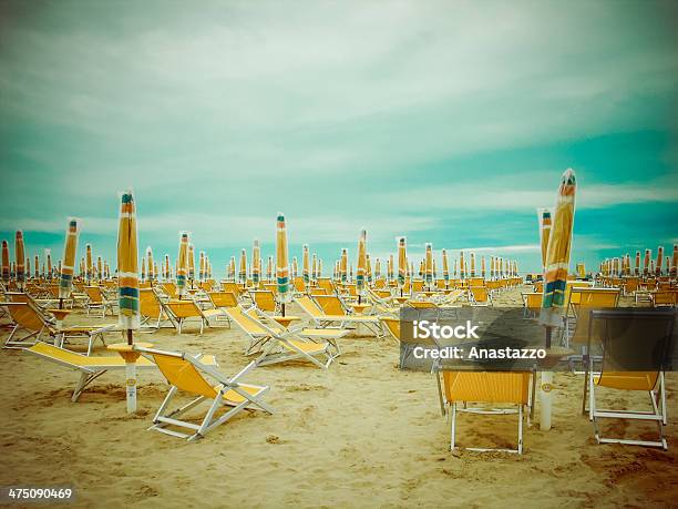 Playa De Temporada De Lluvia Foto de stock y más banco de imágenes de Aire libre - Aire libre, Amarillo - Color, Catre de campaña