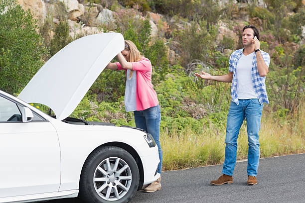 istock Couple after a car breakdown 475095354