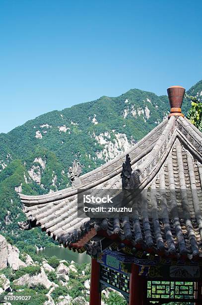 Pagoda W Cuihua Mountain - zdjęcia stockowe i więcej obrazów Bezchmurne niebo - Bezchmurne niebo, Chiny, Dach