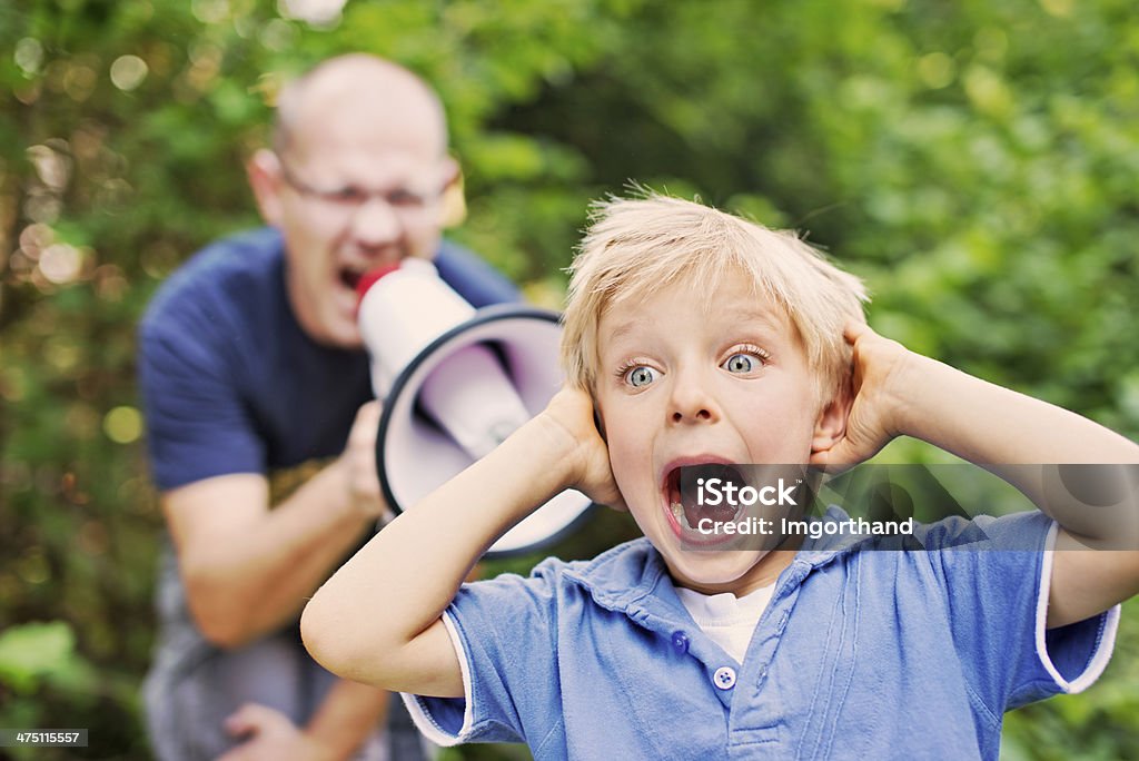 Böse Vater mit schreien im son - Lizenzfrei Eltern Stock-Foto