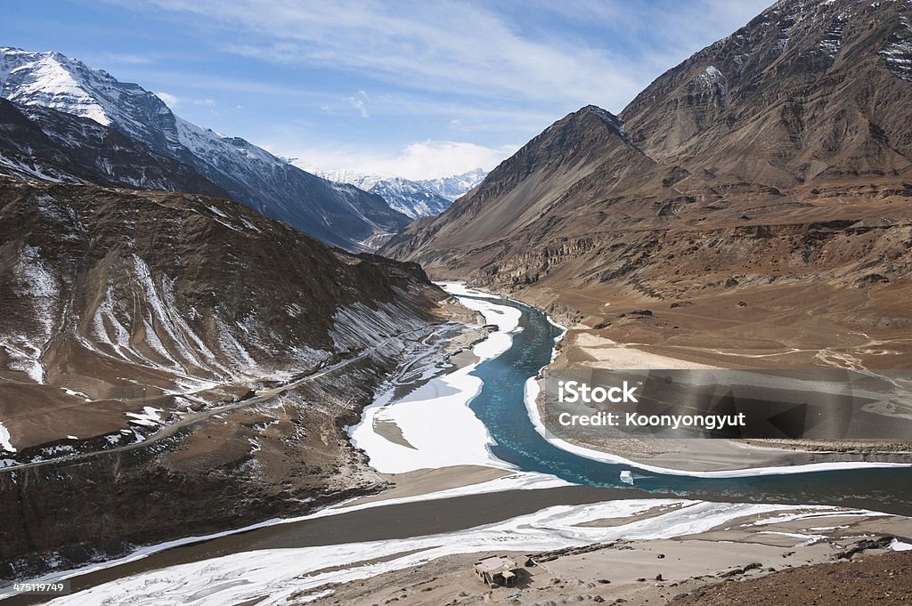 Confluenza di Zanskar e Fiume Indo, Leh, Ladakh, India - Foto stock royalty-free di Fiume Indo