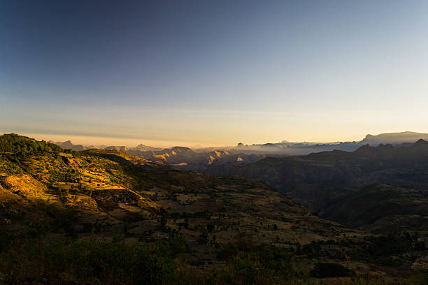 ethiopian wzgórza na wschód słońca - ethiopian highlands zdjęcia i obrazy z banku zdjęć