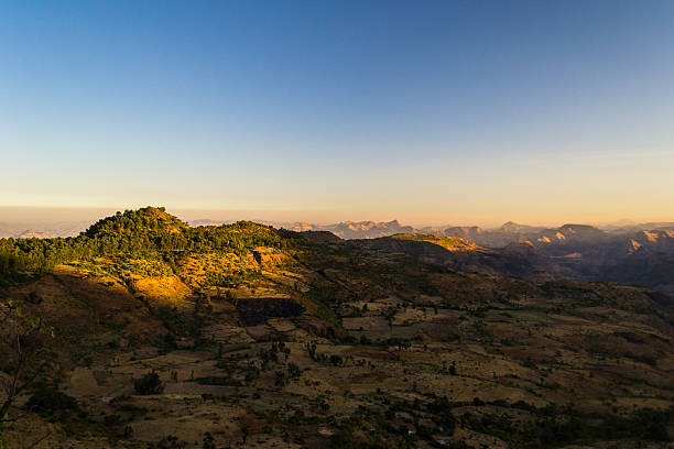 ethiopian wzgórza na wschód słońca - ethiopian highlands zdjęcia i obrazy z banku zdjęć