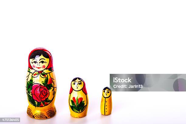 Bamboline Russe Matryoshka Isolato Su Sfondo Bianco - Fotografie stock e altre immagini di Adulto