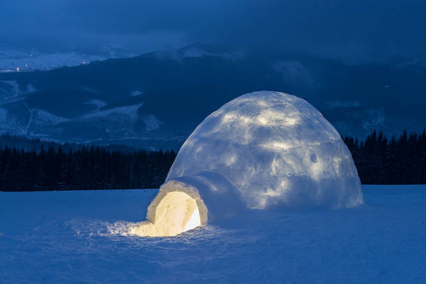 igloo igloo in the high mountain igloo stock pictures, royalty-free photos & images