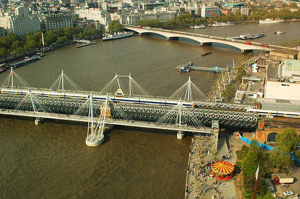istock Hungerford railroad bridge in London from above. 475161814