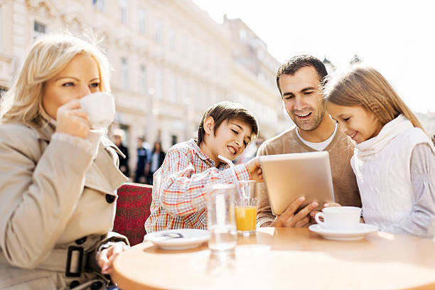istock Family in a cafe. 475182395